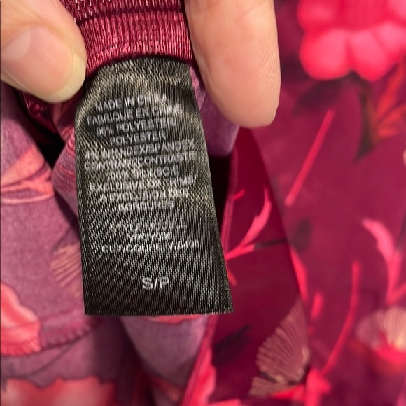 Guess Vintage Red and Pink Floral Blouse 3/4 Sleeve Fitted - Picture 10 of 10